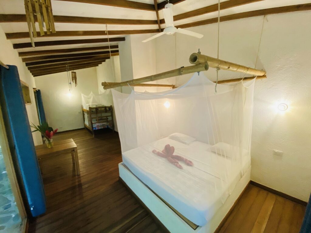 FARMHOUSE FAMILY ROOM WITH AC